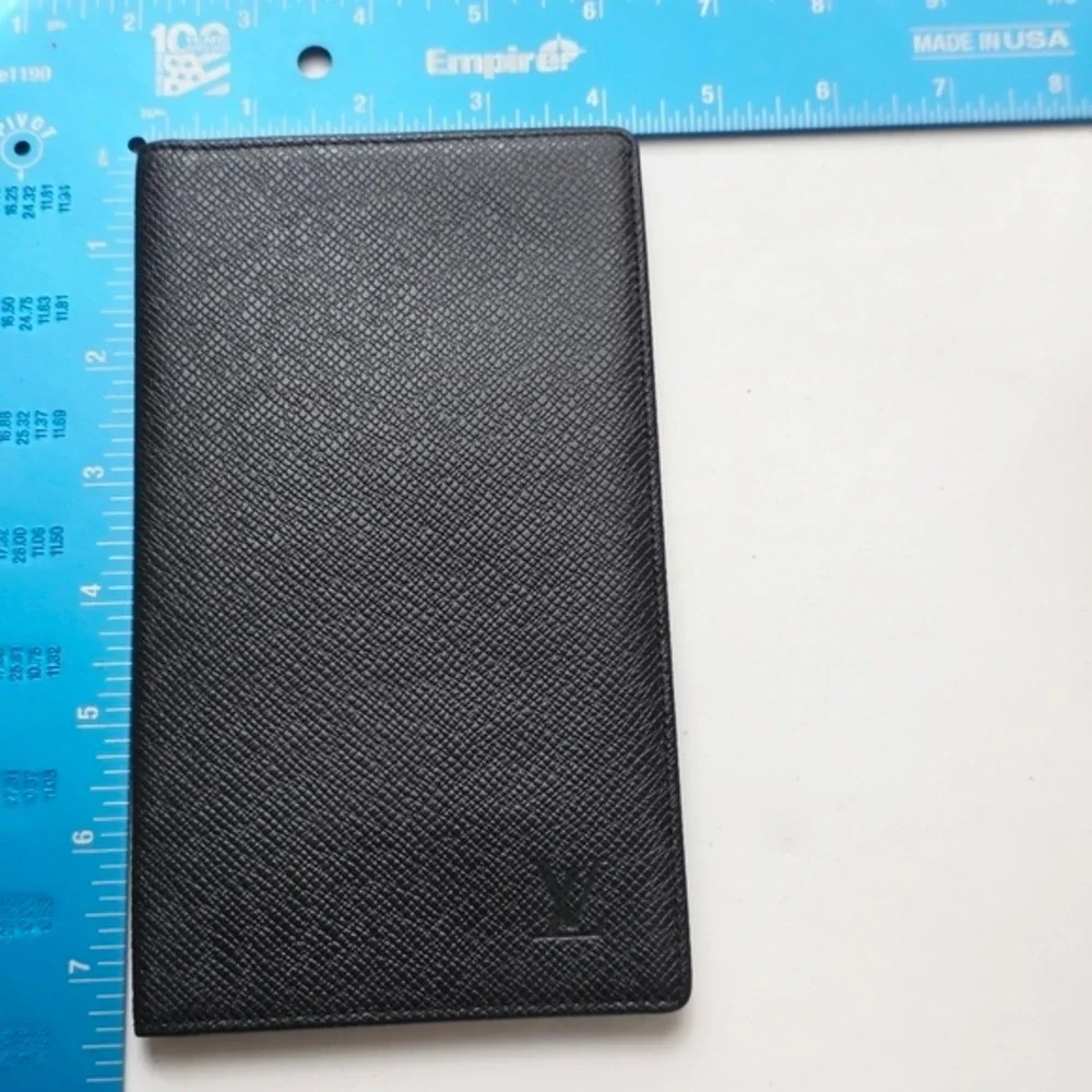 Louis Vuitton Taiga Brazza Wallet Long Portefeuille Bifold Charcoal Gray Leather